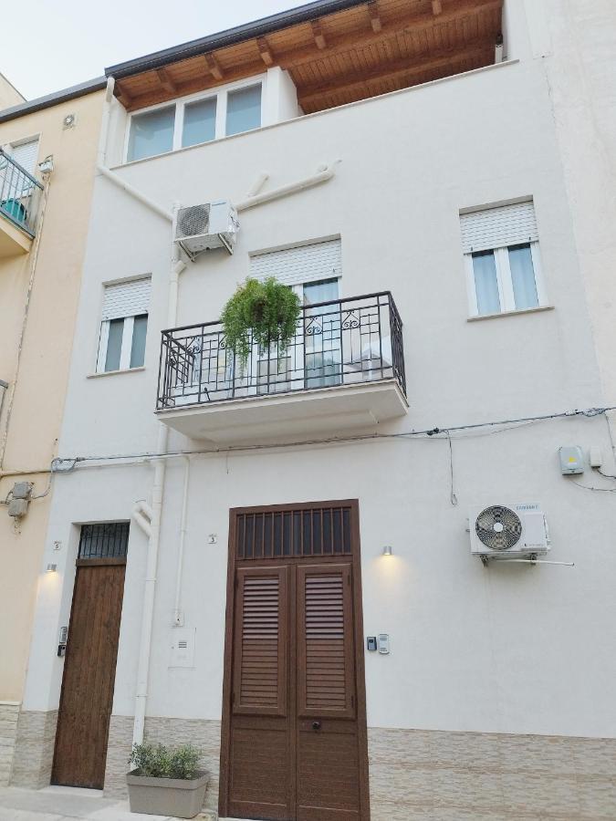 Alcamo Rooms Con Garage Privato Luaran gambar