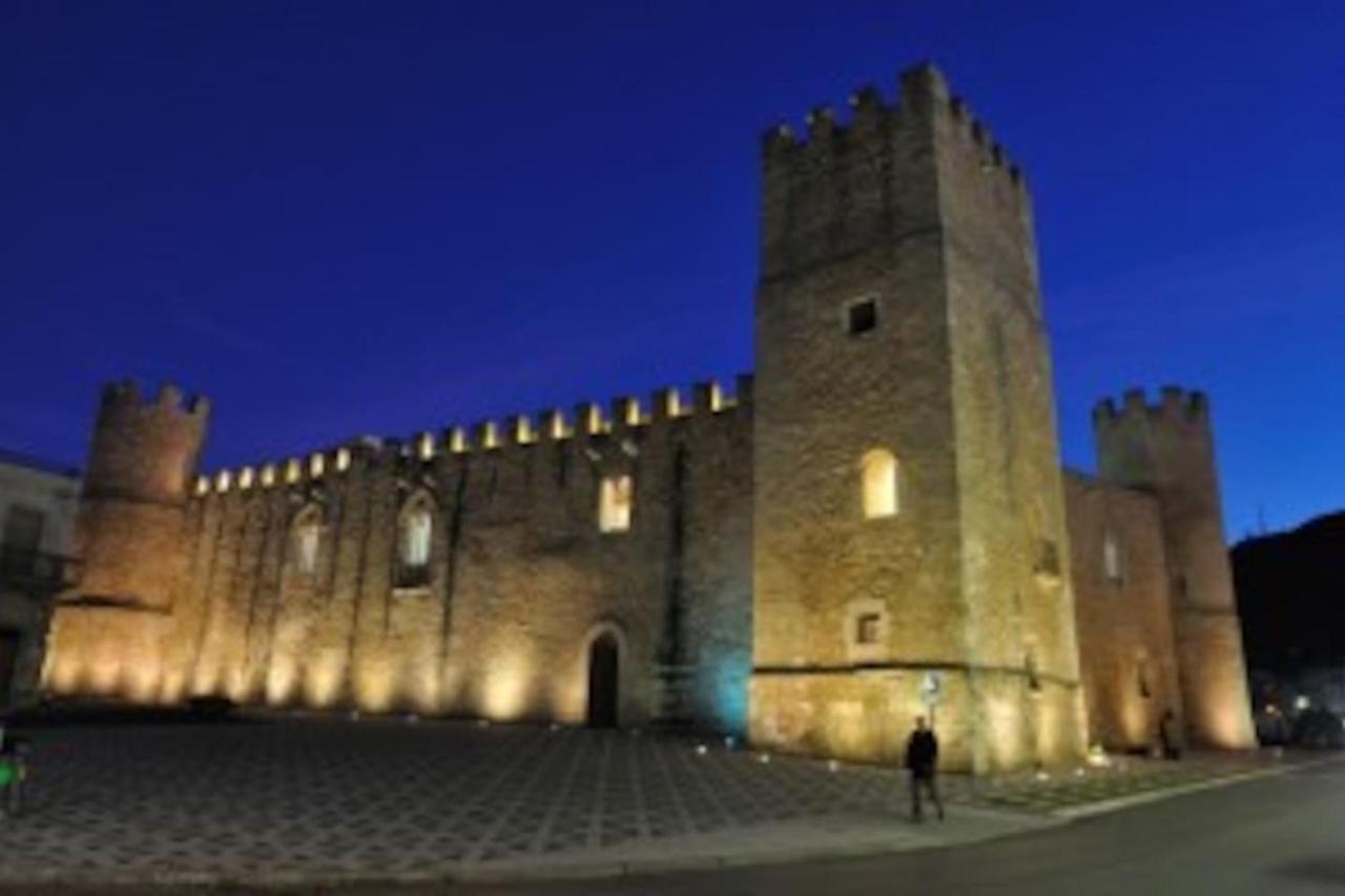 Alcamo Rooms Con Garage Privato Luaran gambar